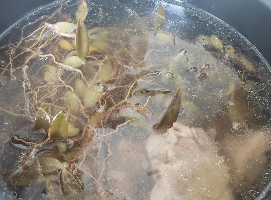 石橄榄猪骨汤 止咳清热润肺