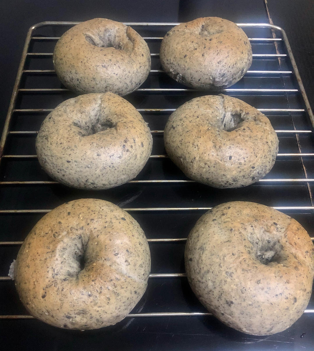 双倍黑芝麻奶酥贝果🥯一起吃养生贝果吧