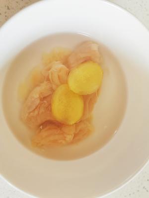 香菇鸡肉丸玉米胡萝卜汤（宝宝辅食）的做法 步骤1