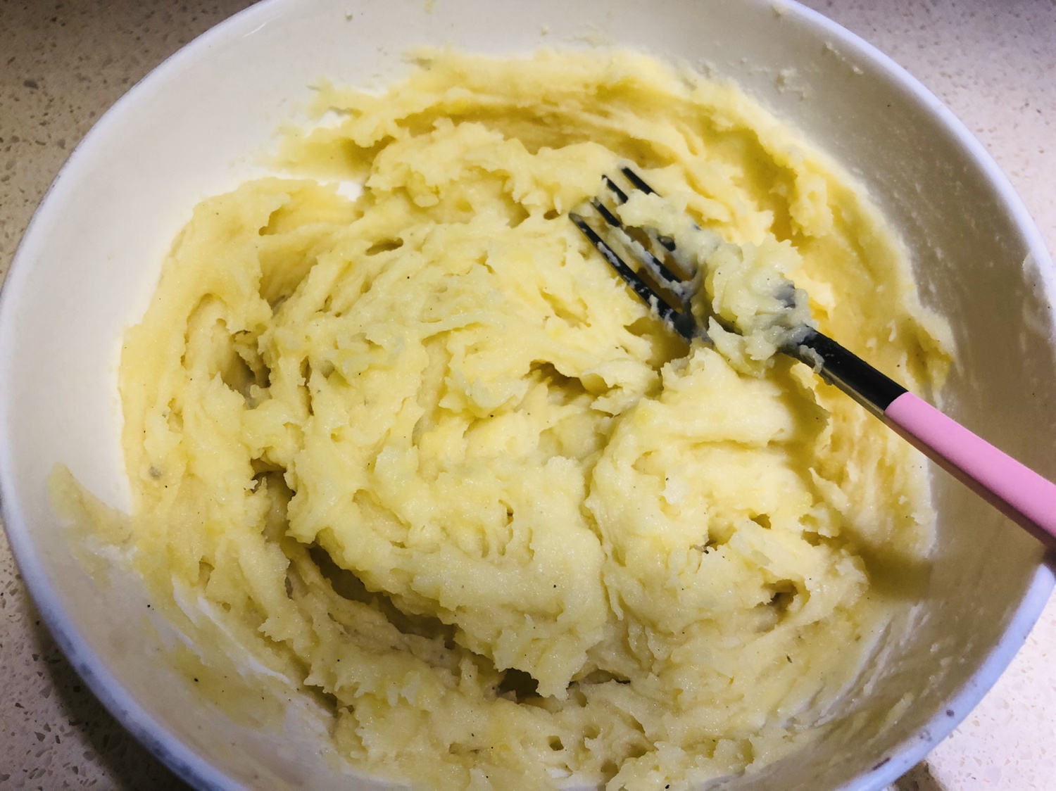健康版的土豆泥蛋黄酥的做法 步骤5