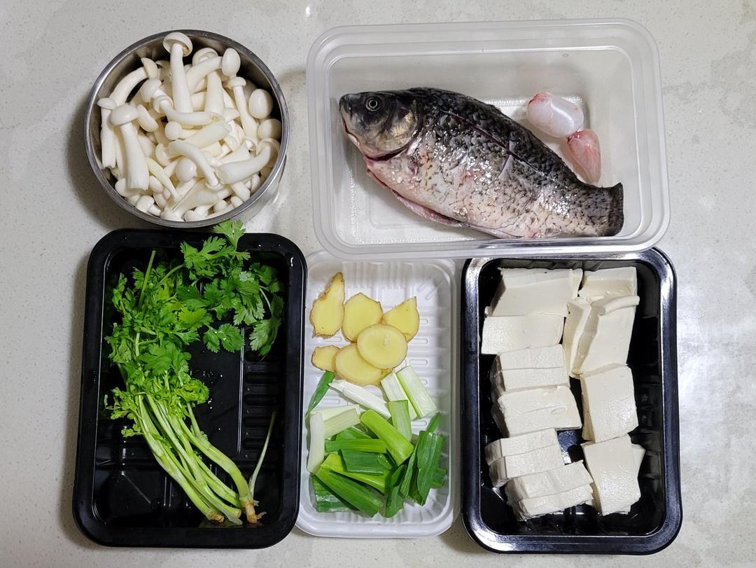 厨师长教你：“鲫鱼豆腐汤”的家常做法，满满的烹饪原理