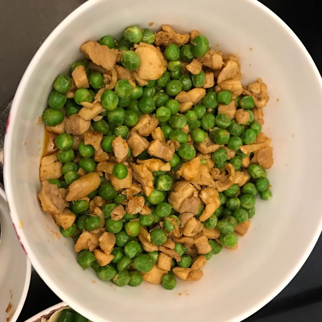 豌豆炒鸡肉