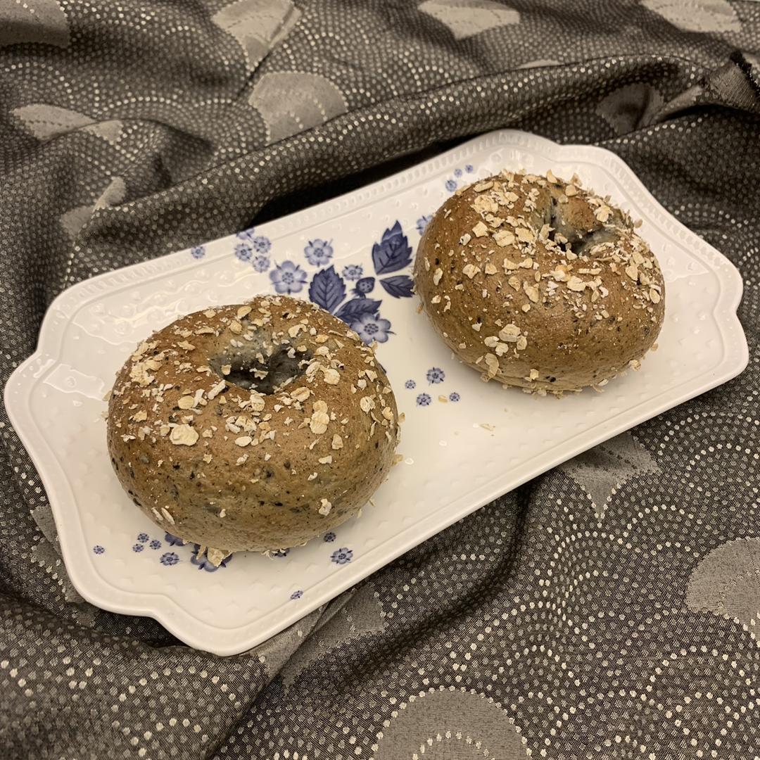 黑芝麻全麦贝果