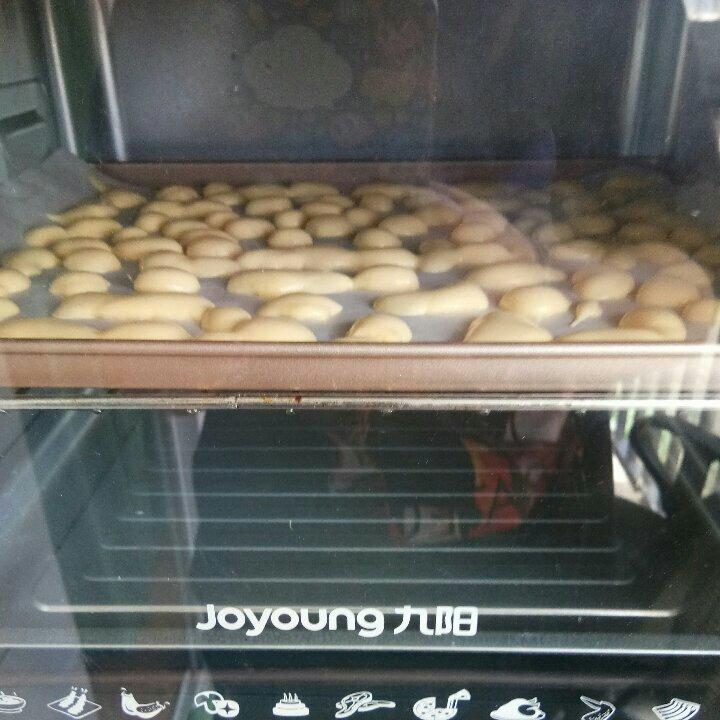 蛋黄溶豆