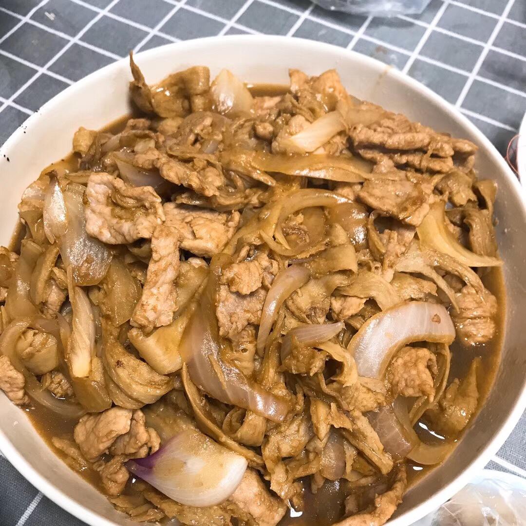 洋葱炒肉片