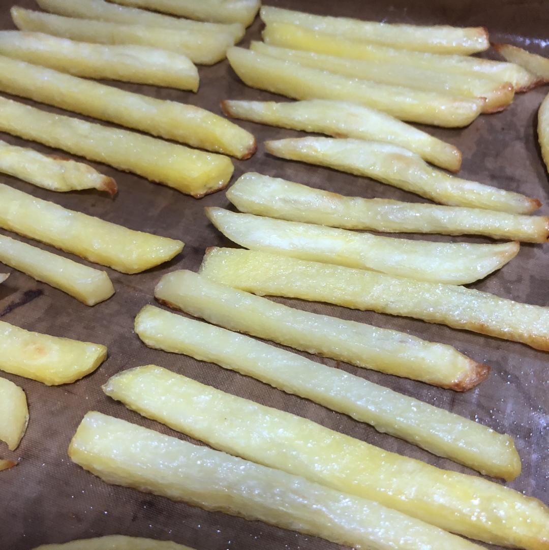谁说孩子不能吃薯条？别人家孩子吃薯条也健康！
婴儿烤箱版薯条