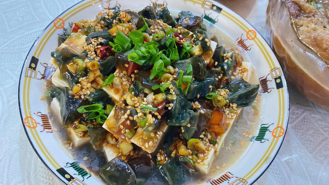皮蛋拌豆腐