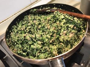 超好吃的青菜豆子油渣馄饨馅的做法 步骤8
