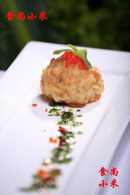 银鳕鱼绿茶狮子头的做法