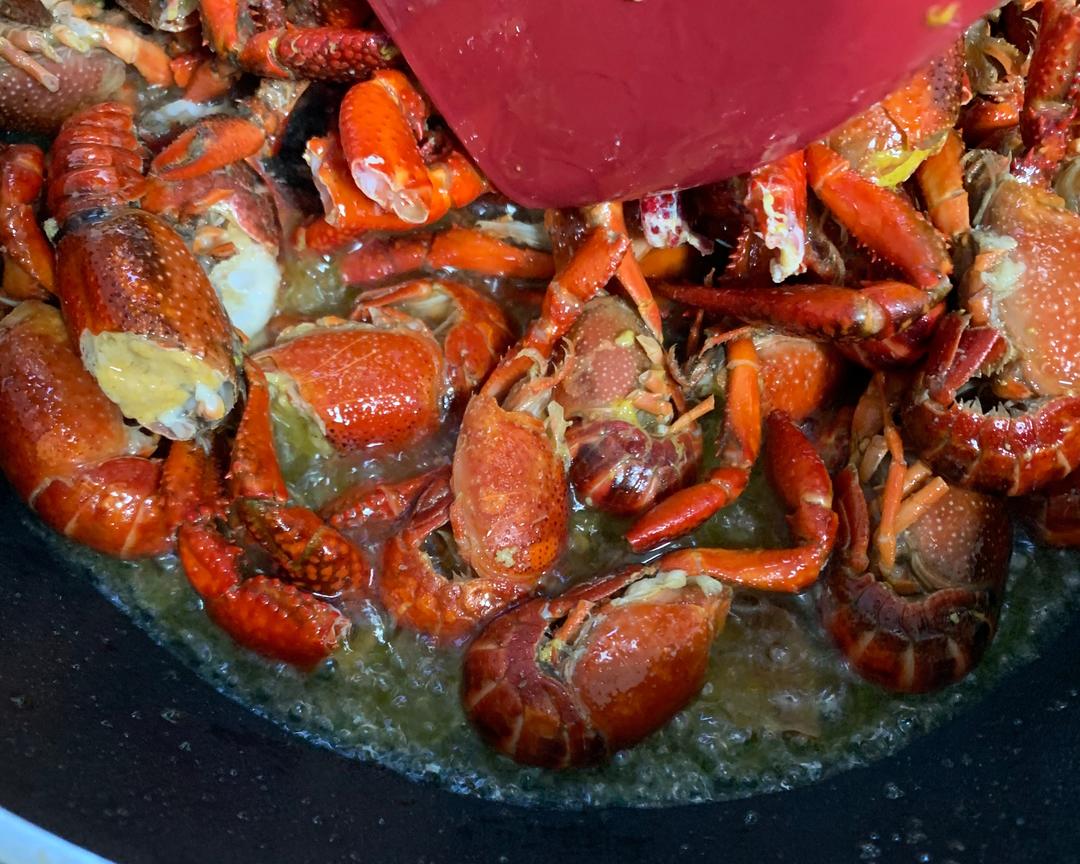 小家庭自己吃留黄小龙虾🦞两个人一盘菜的做法