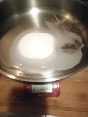 糖粘大米花的做法 步骤2