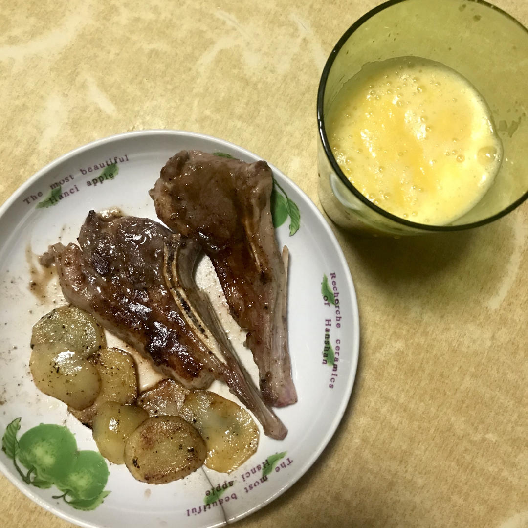 煎法式羊排，奶香味十足