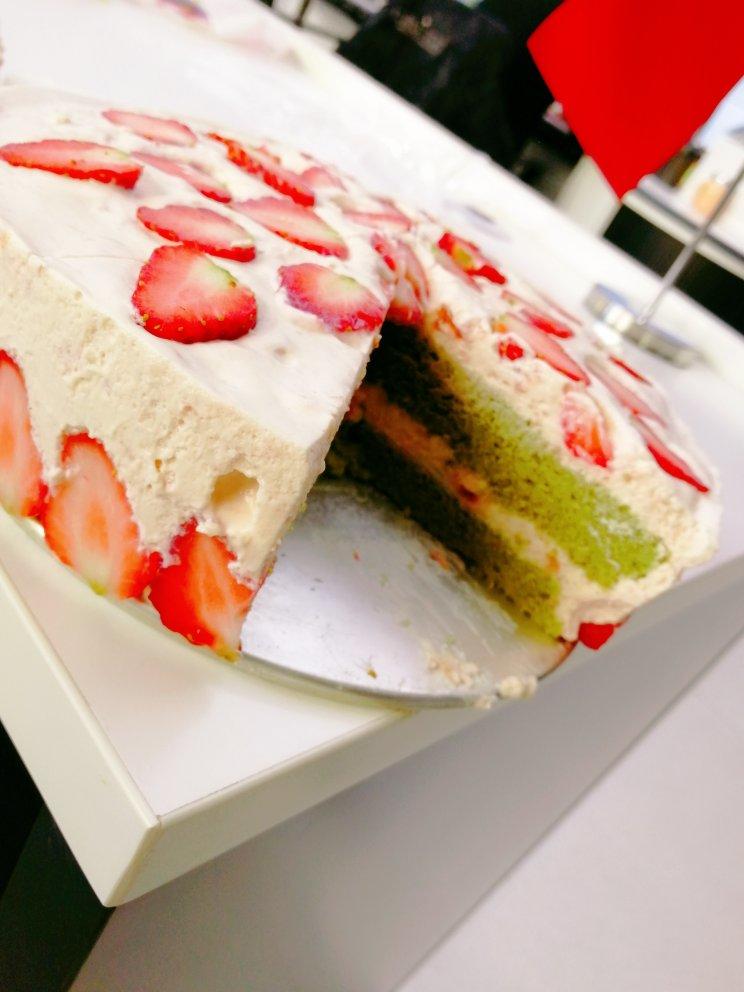 【全网最全合集】搬运🍓漂亮的草莓蛋糕~草莓季装饰灵感图