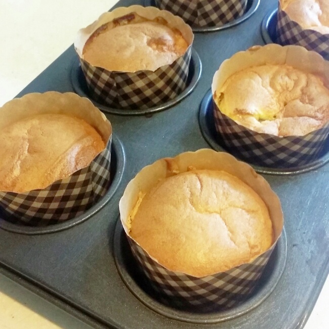 朴素版榴莲夹心戚风杯子蛋糕