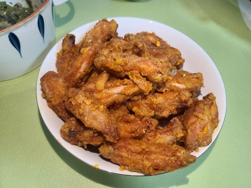 【鸡翅新吃法】咸蛋黄焗鸡翅