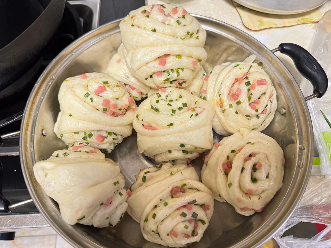 🌺椒盐葱香花卷🌺（操作简单，好吃又好看）