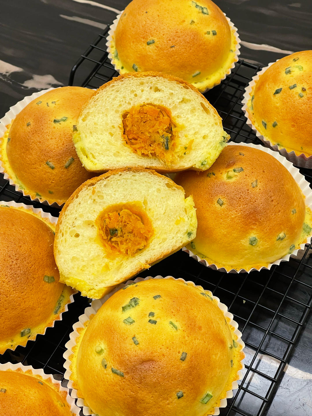 被问爆的香葱肉松酥皮面包｜馋哭隔壁小朋友