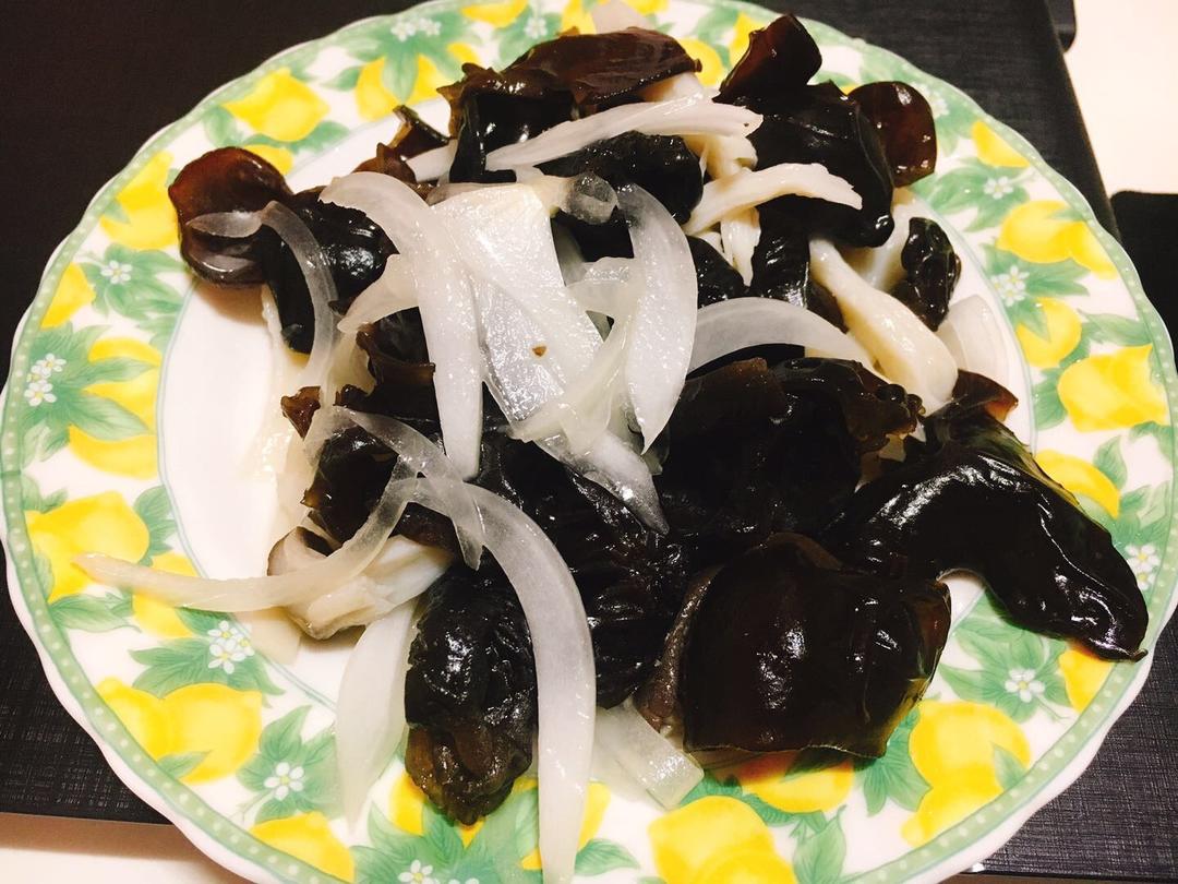 凉拌洋葱木耳–通血管开胃快手凉菜
