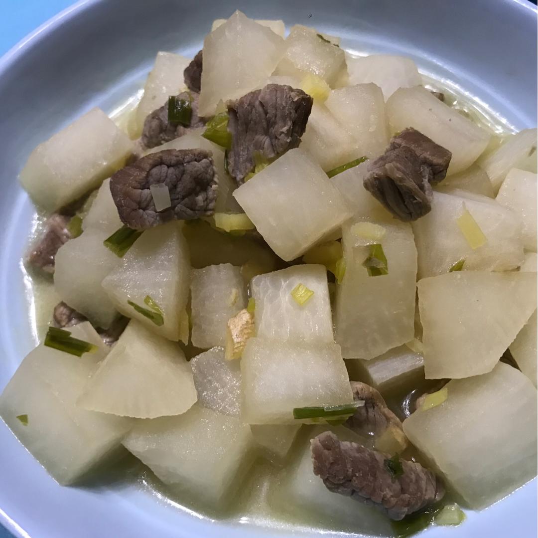 牛肉炖萝卜