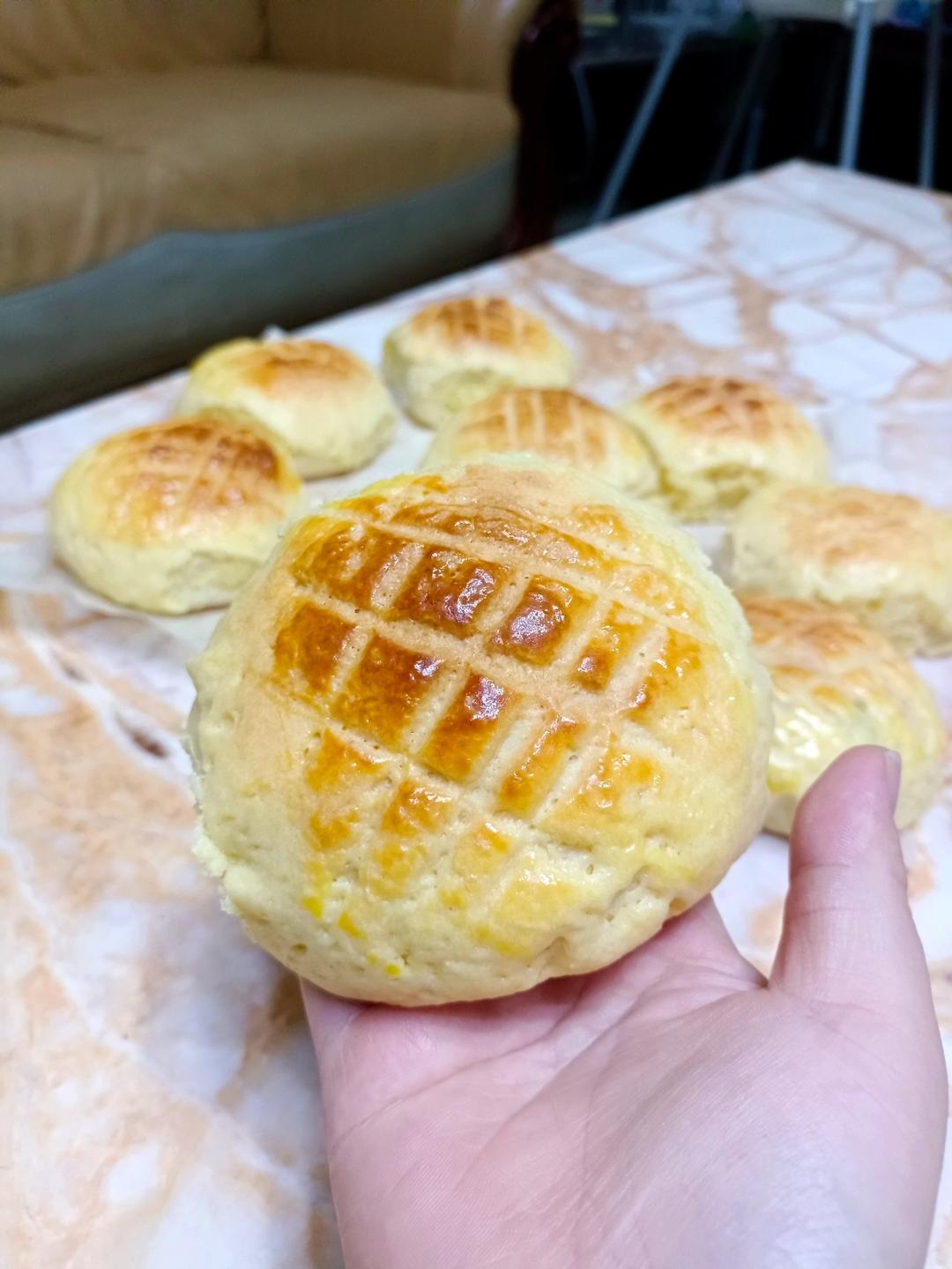 经典面包～酥皮菠萝包！