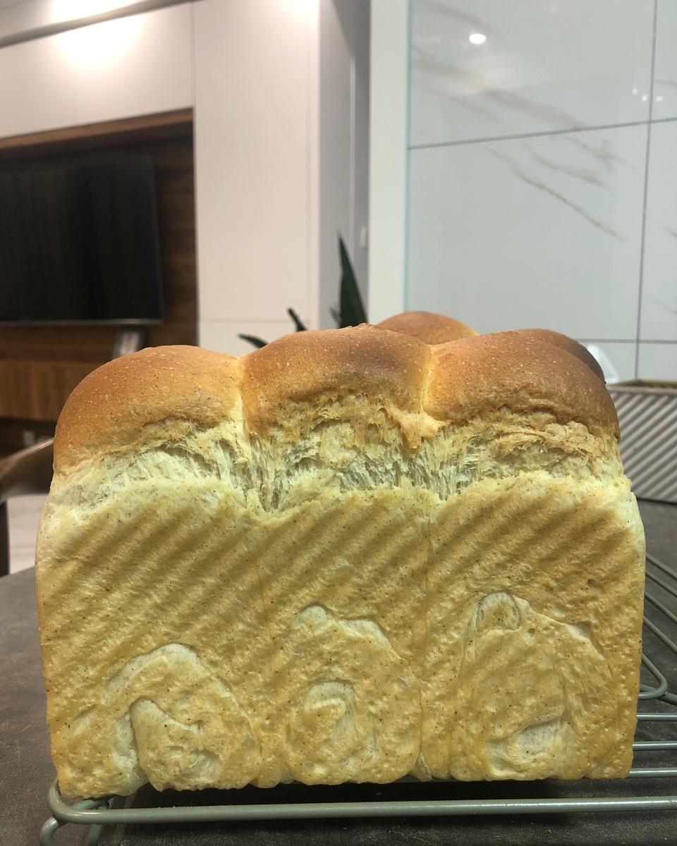 北海道吐司（70%中种）—全蛋大爆头法