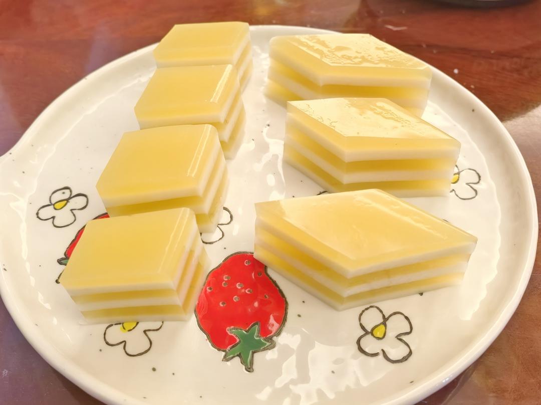 酸甜Q弹的百香果椰汁糕/千层马蹄糕
