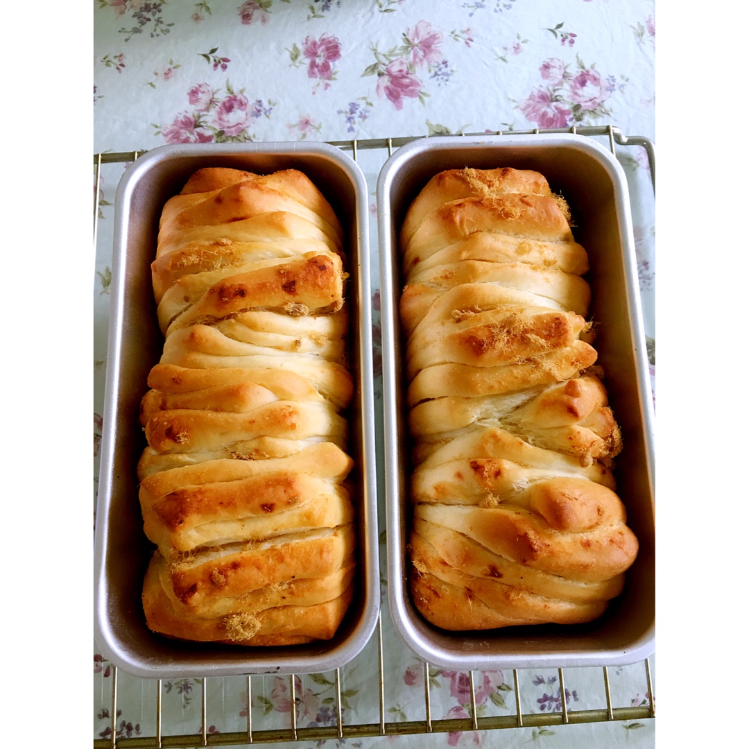 手撕千层肉松面包