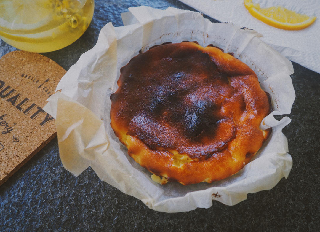 巴斯克蛋糕-风靡世界超简单的芝士蛋糕