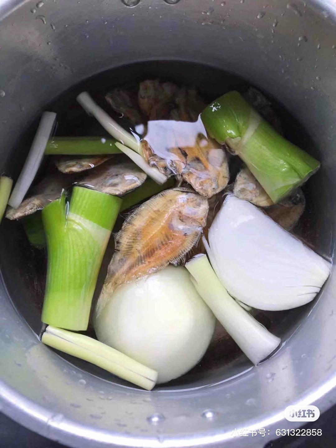 【馄饨汤底的做法步骤图，馄饨汤底怎么做好吃】-阿释-_下厨房
