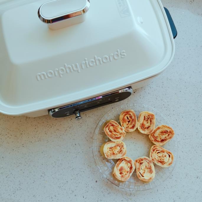 英国摩飞MR9088一锅多用，少油烟不粘锅
肉松厚蛋烧的做法