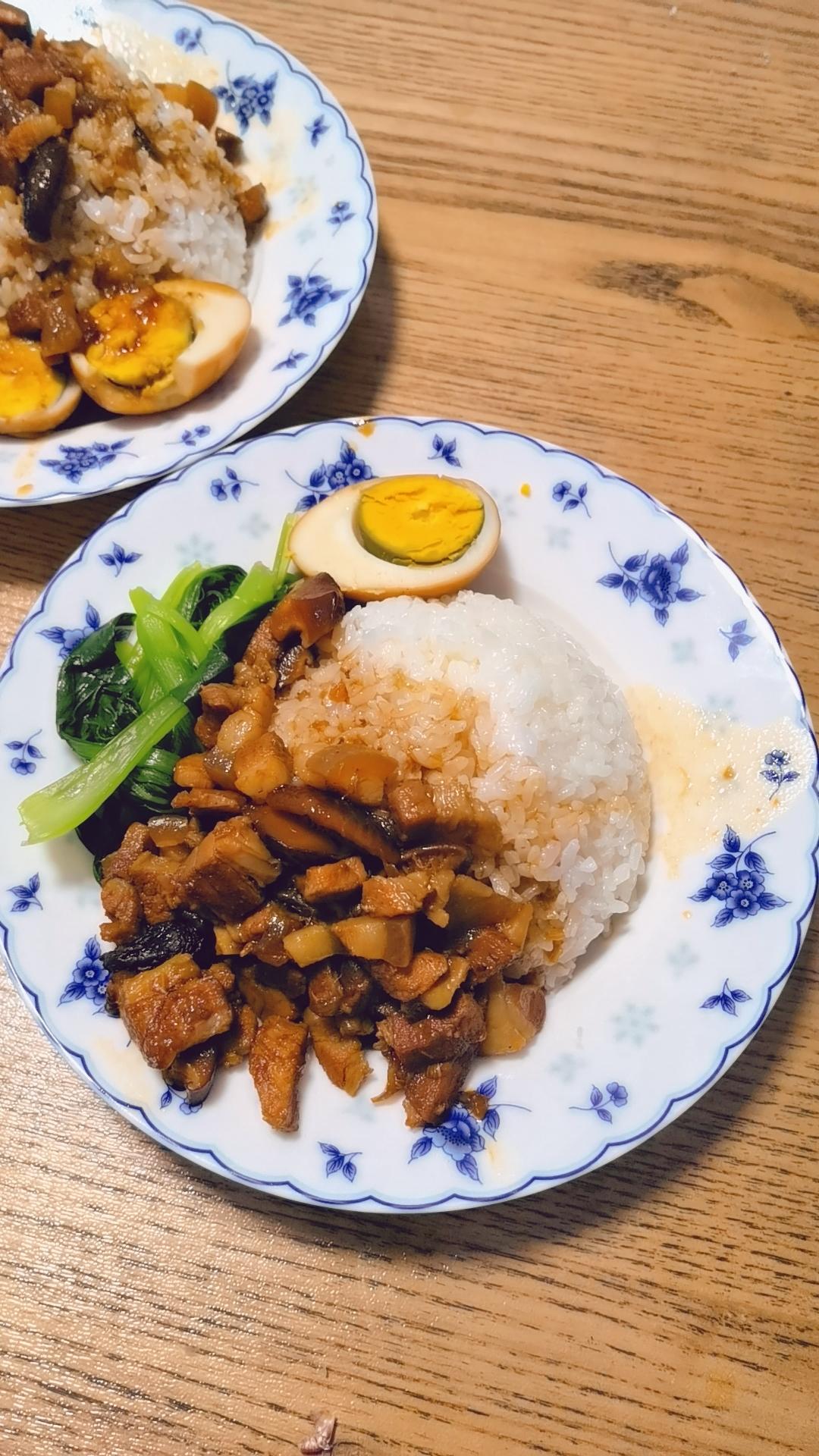 洋葱酥卤肉饭