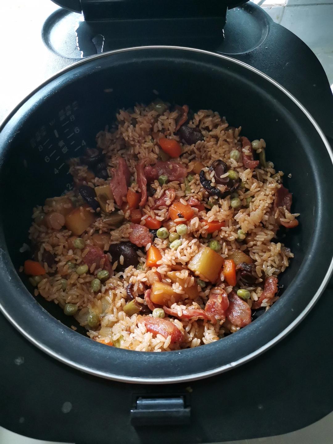 懒人必备～电饭煲腊肠焖饭
