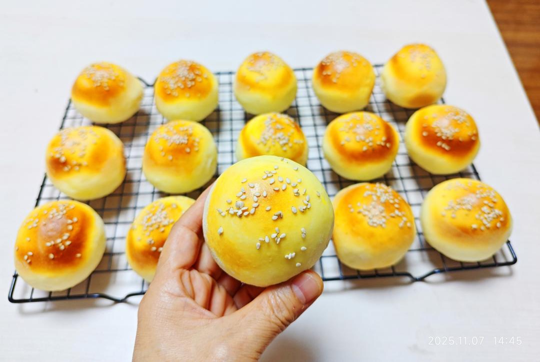 椰蓉奶香小餐包