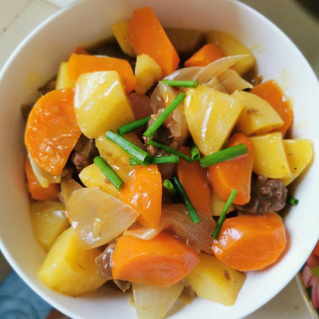 咖喱土豆牛肉
