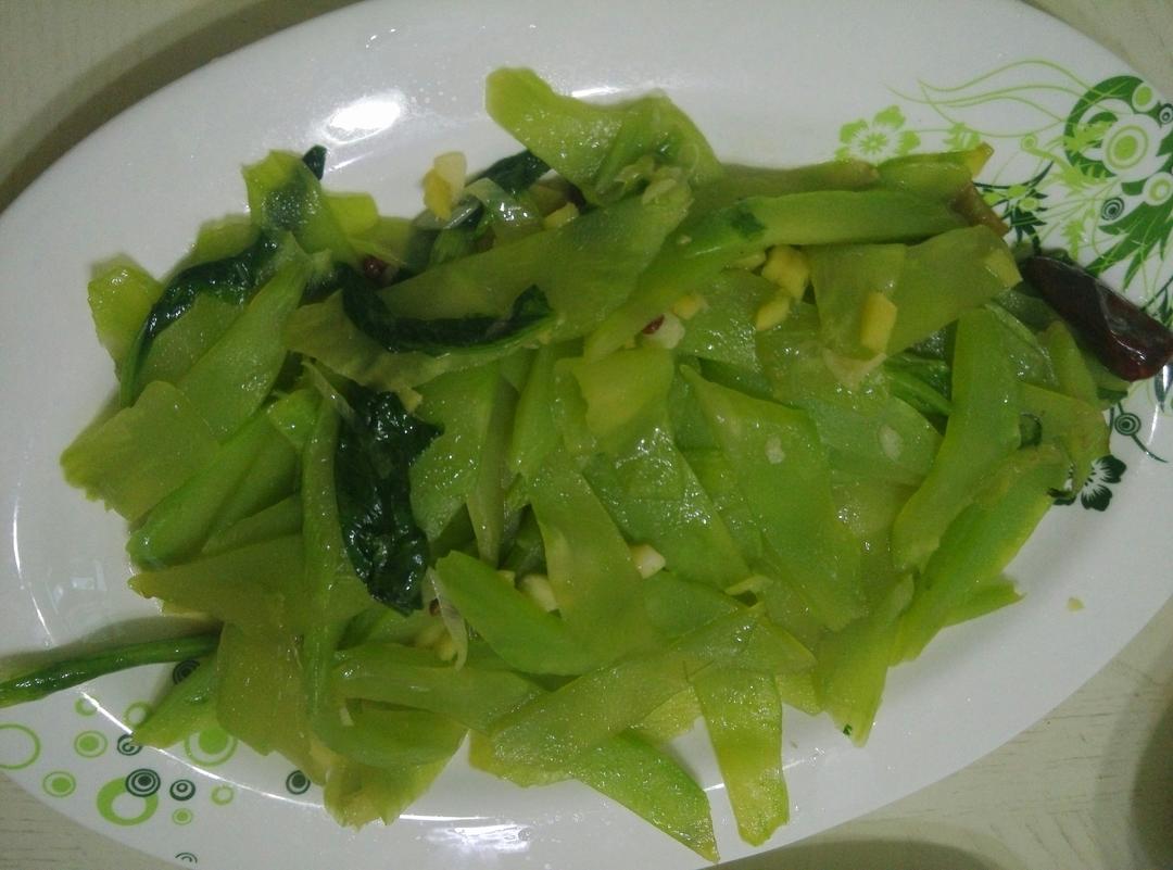 清炒莴笋