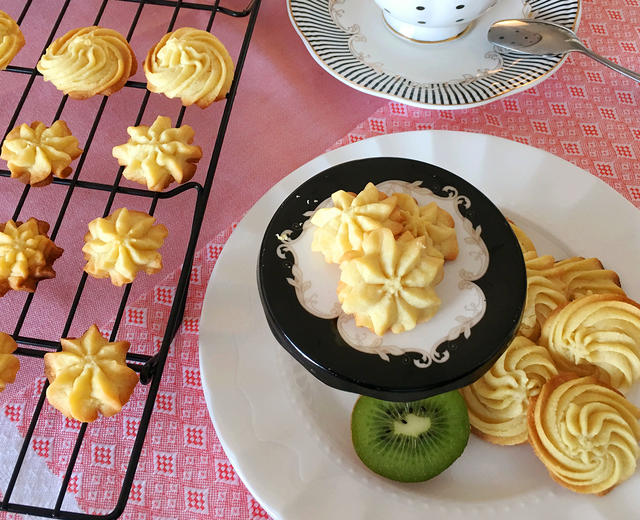 入口即化的香酥原味黄油曲奇 Butter Cookies~的做法