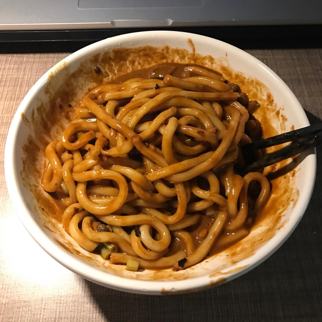 热干面酱汁调法/热干面