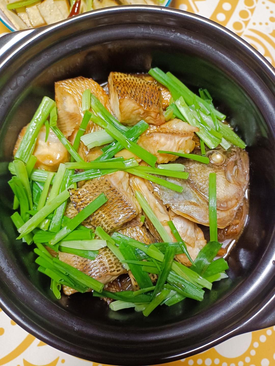 砂锅焗鲈鱼