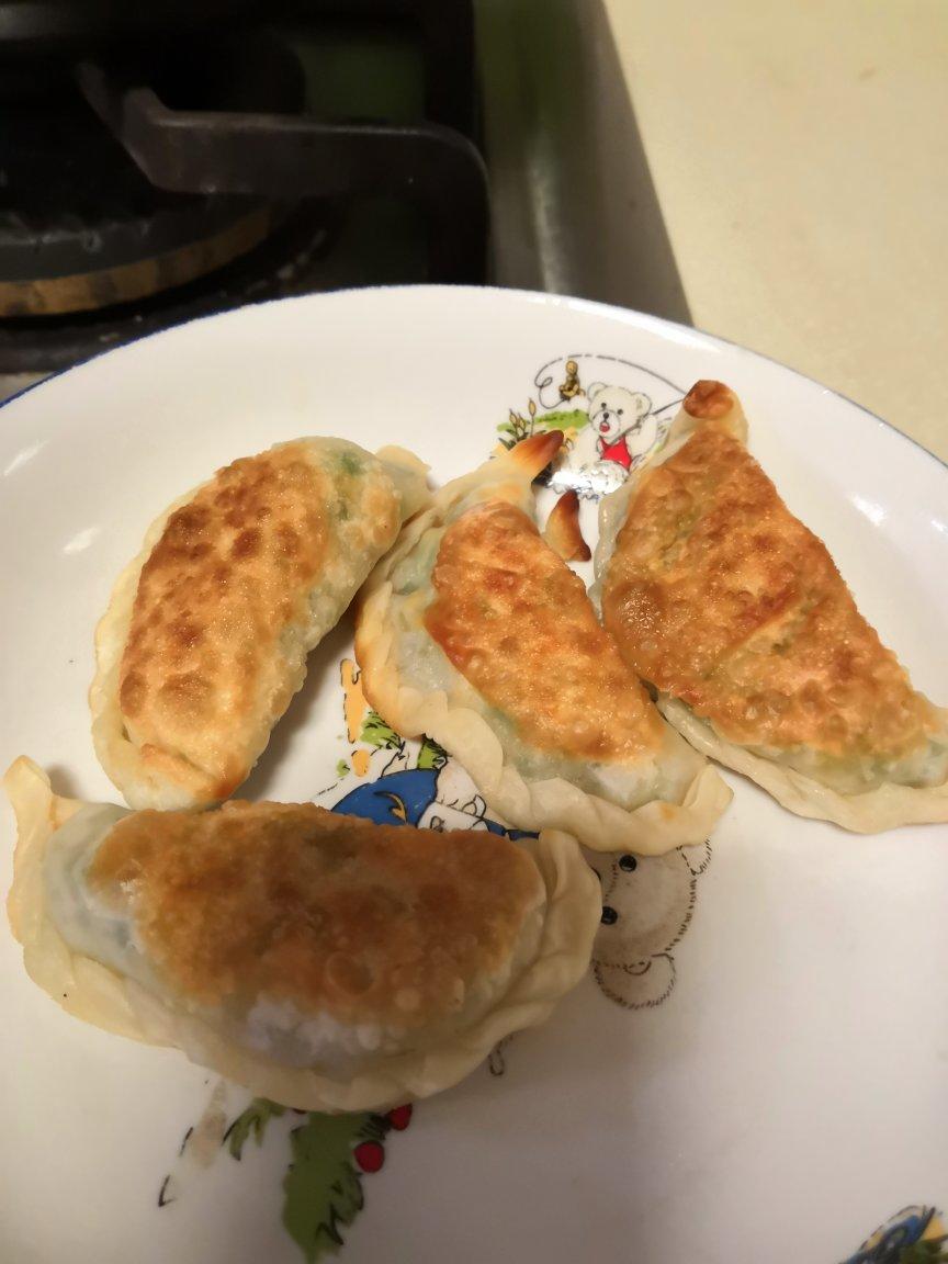 韭菜盒子（附锁边视频，超级详细版）