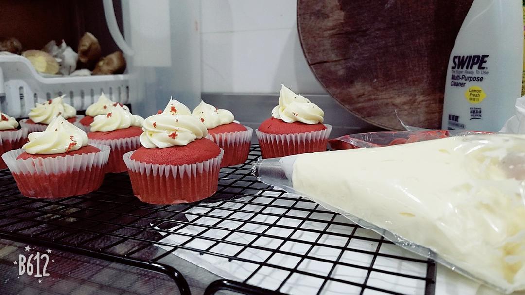 传统红丝绒杯子蛋糕（极软无泡打粉）Red velvet cupcake