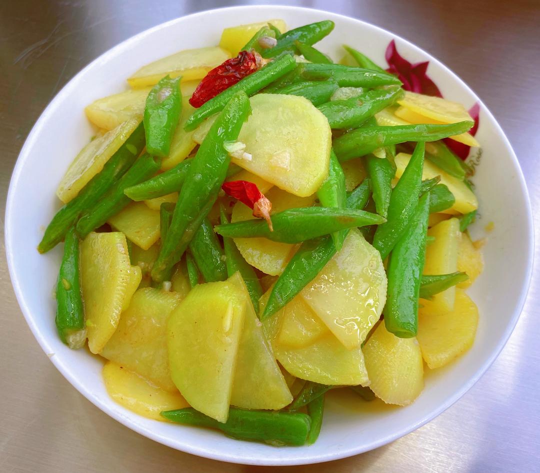 四季豆炒土豆片的做法