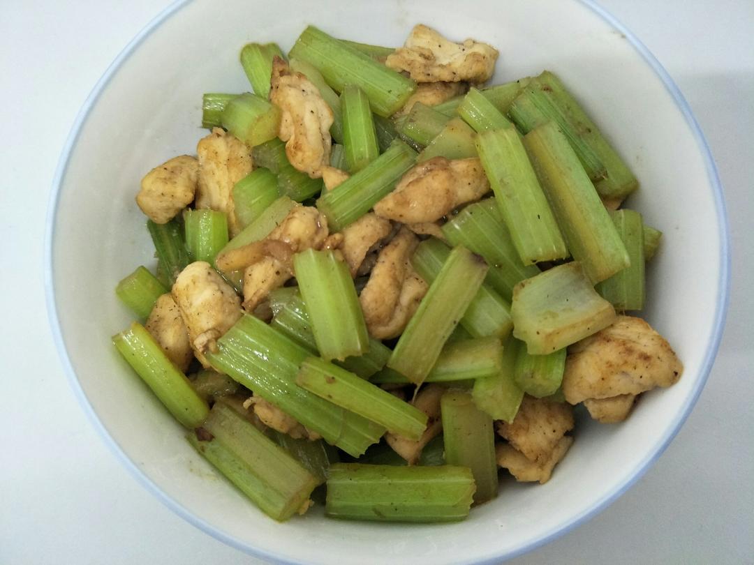 芹菜炒肉