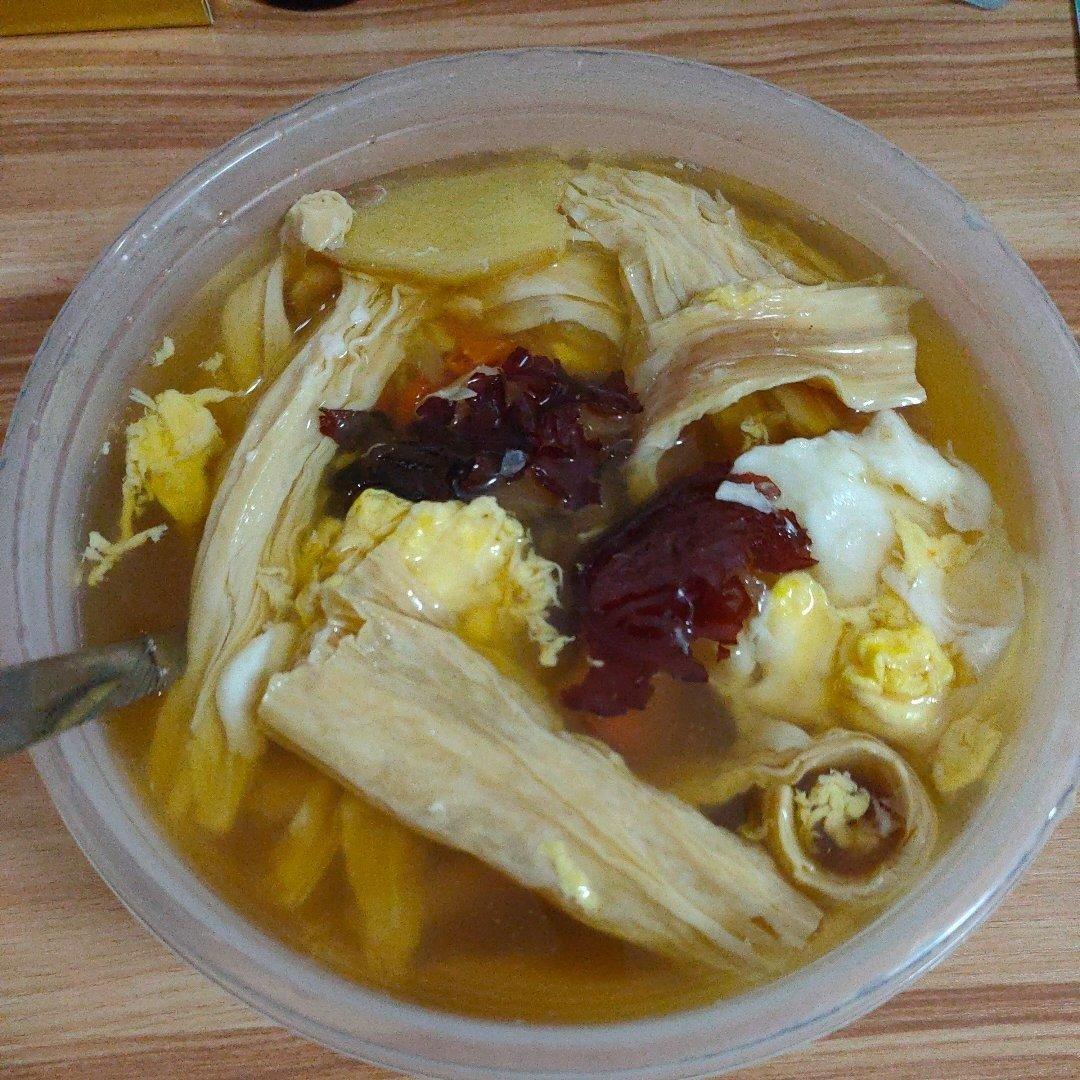 鸡蛋红枣腐竹红糖水