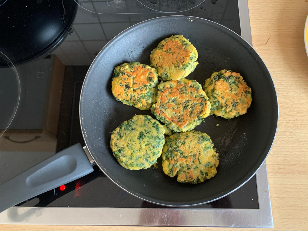 蒲公英贴饼子