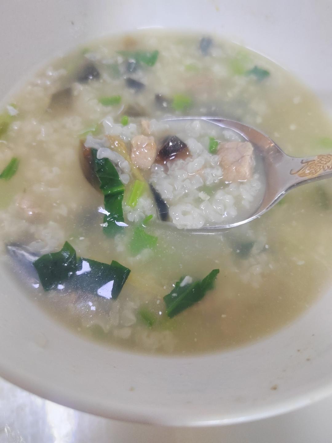 妈妈👩教我做的皮蛋瘦肉粥🥣简单快捷美味😋