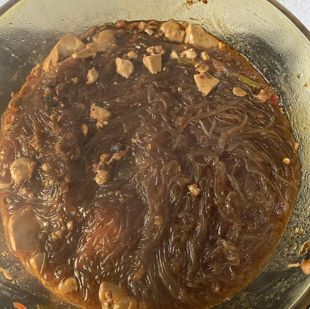 10分钟快手菜，巨下饭的肉沫粉丝煲