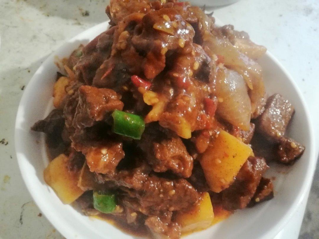 红烧牛肉土豆 （独家秘制）