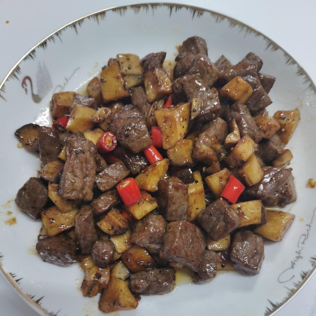 家常菜~杏鲍菇烧牛肉粒