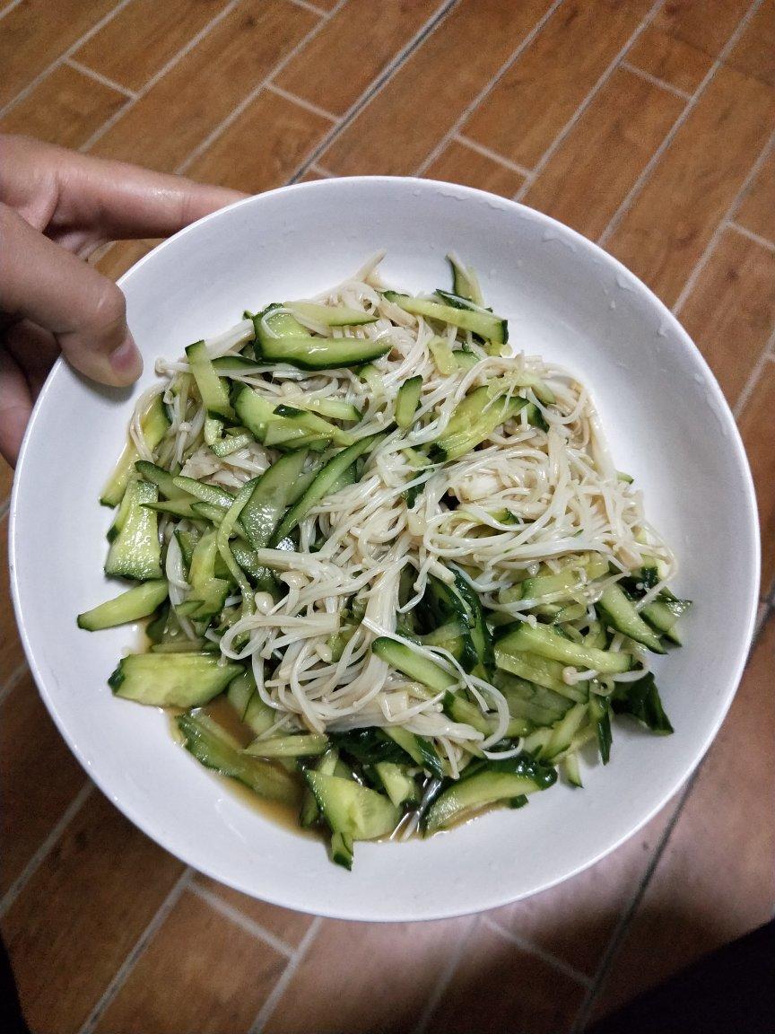 金针菇拌黄瓜