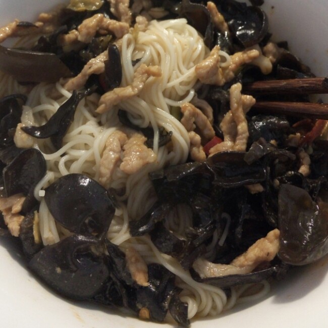 邵阳木耳肉丝米粉